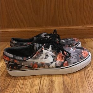 Nike Janoskis
